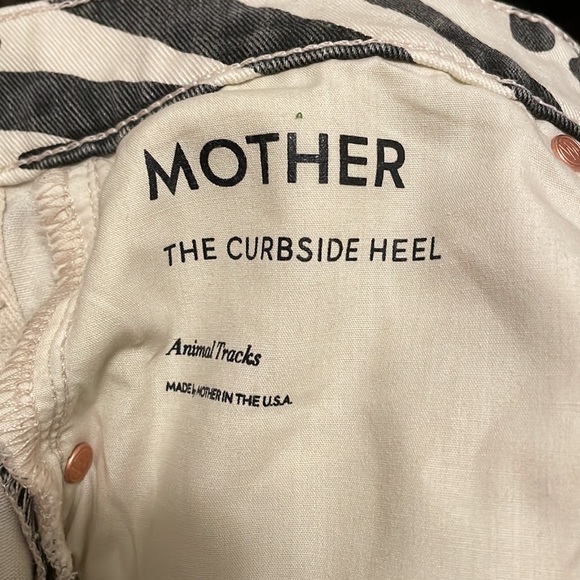 MOTHER Jeans High Waisted Curbside Heel Animal Tracks Size 28 - Picture 6 of 7